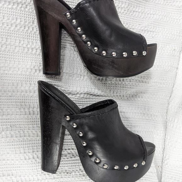 NWOT! BLAKE SCOTT! BLACK LEATHER SILVER STUDDED PLATFORM CLOGS! SZ 7.5M - Picture 4 of 8